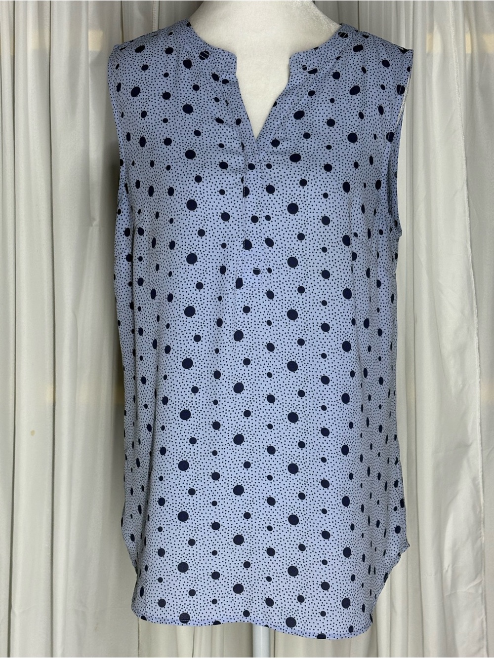 Talbots Light Blue And Navy Sleeveless V-Neck Polka Dot Tunic Size M